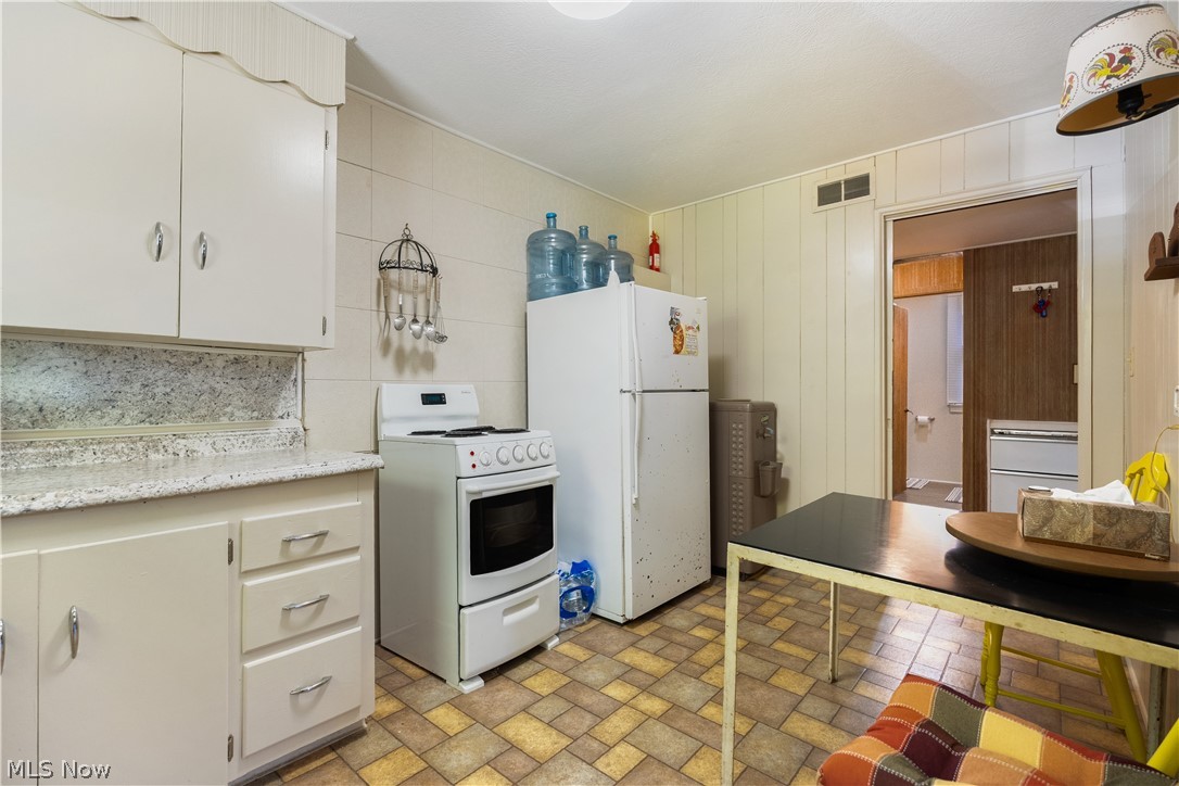 2056 Liberty Drive SW Carrollton OH 44615