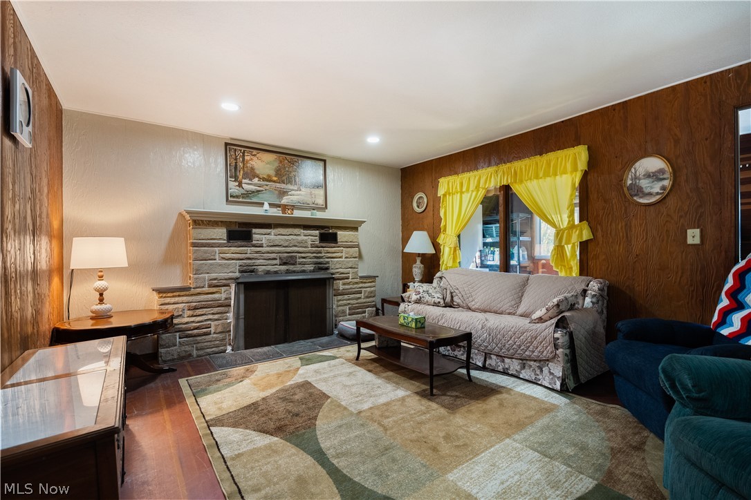 2056 Liberty Drive SW Carrollton OH 44615