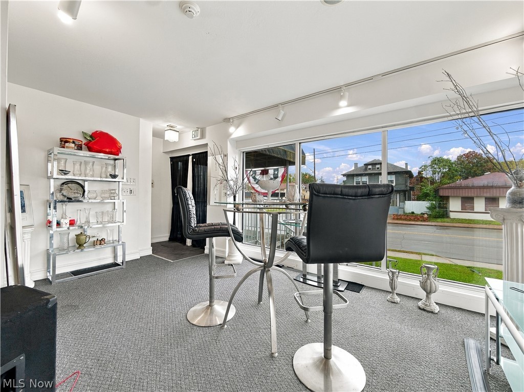 1214 E Market Street Warren OH 44483