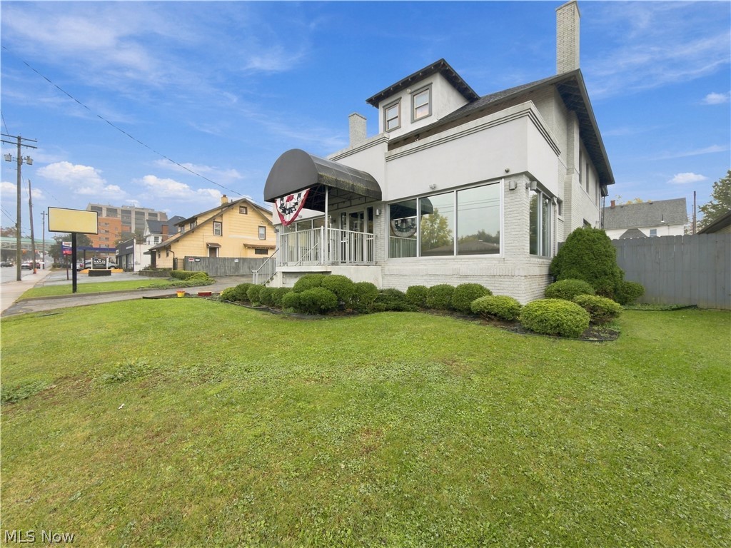 1214 E Market Street Warren OH 44483