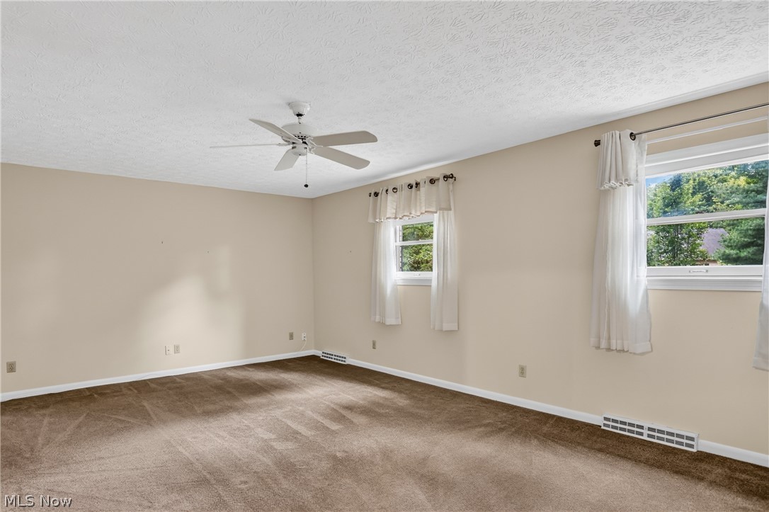 134 Quail Hollow Circle SE Howland OH 44484