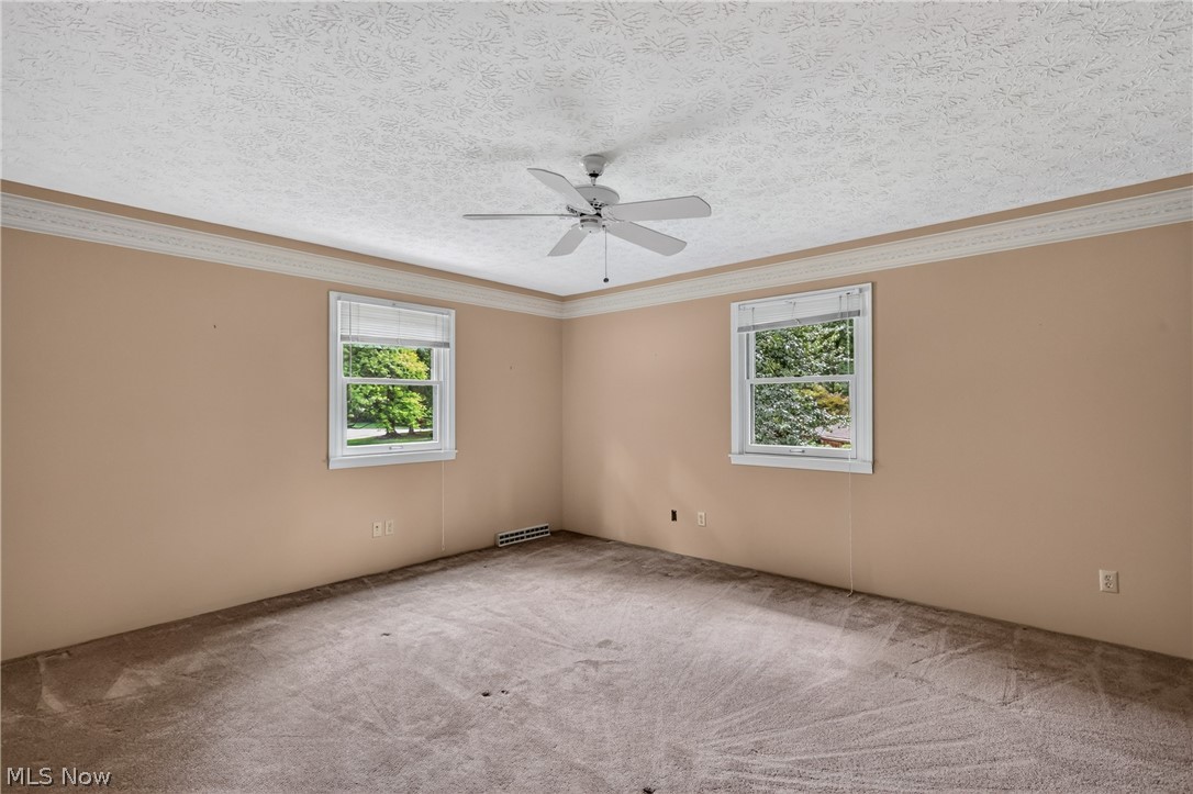 134 Quail Hollow Circle SE Howland OH 44484