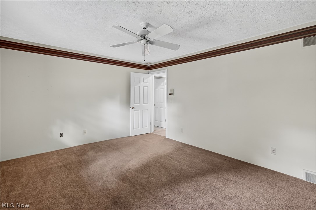 134 Quail Hollow Circle SE Howland OH 44484