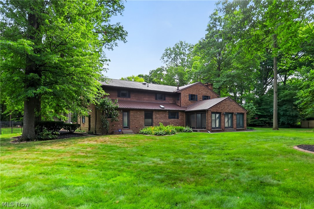 134 Quail Hollow Circle SE Howland OH 44484