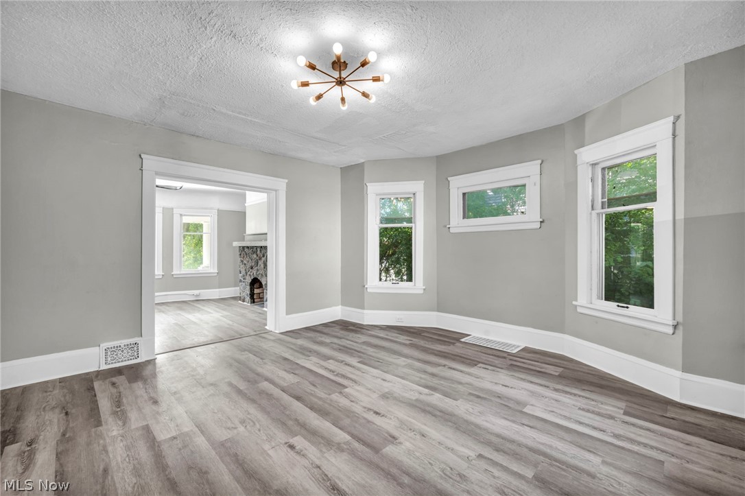 1659 Lee Road Cleveland OH 44118