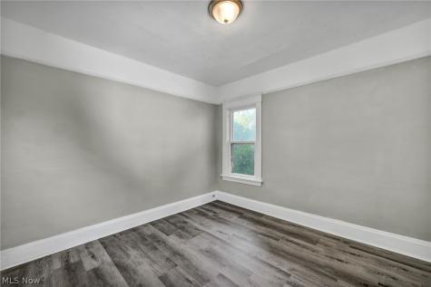 1659 Lee Road Cleveland OH 44118