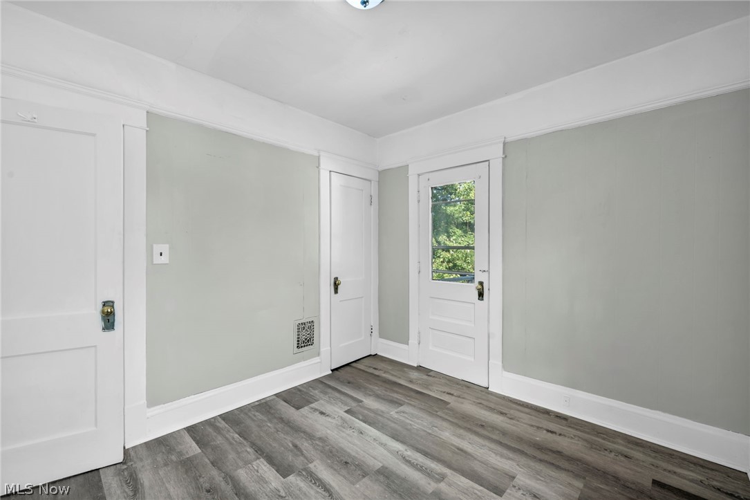 1659 Lee Road Cleveland OH 44118