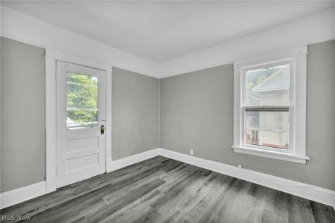 1659 Lee Road Cleveland OH 44118