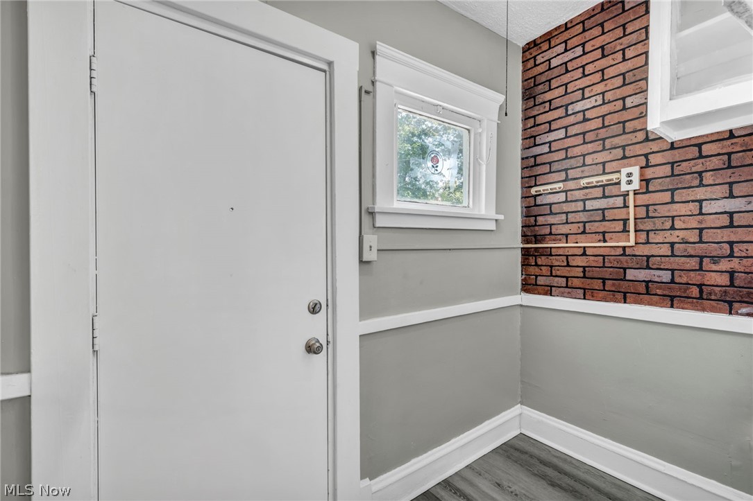 1659 Lee Road Cleveland OH 44118