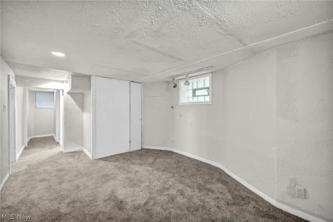 1659 Lee Road Cleveland OH 44118