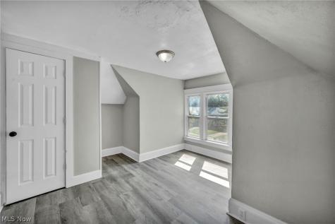 1659 Lee Road Cleveland OH 44118