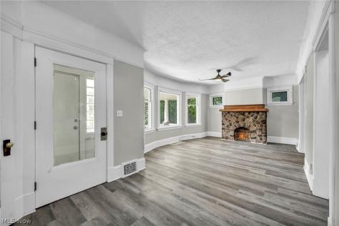 1659 Lee Road Cleveland OH 44118