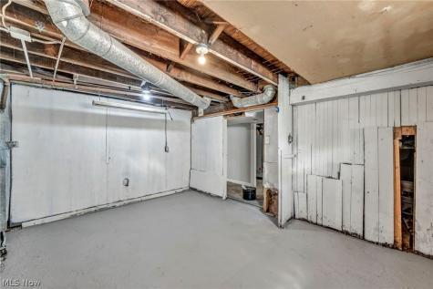 1659 Lee Road Cleveland OH 44118
