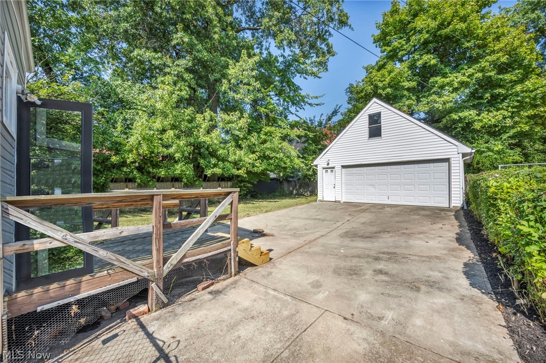 1659 Lee Road Cleveland OH 44118
