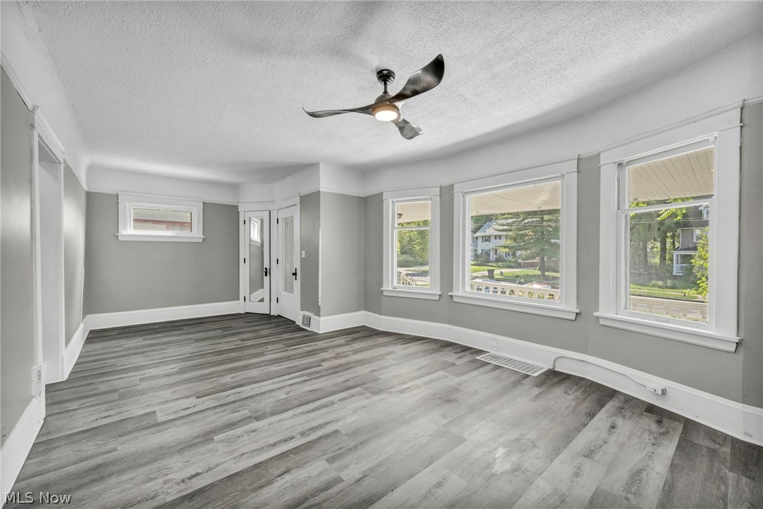 1659 Lee Road Cleveland OH 44118