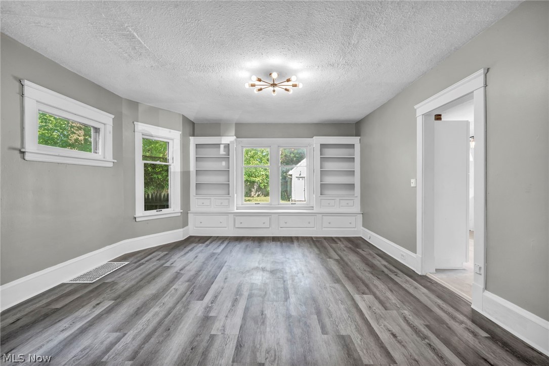 1659 Lee Road Cleveland OH 44118