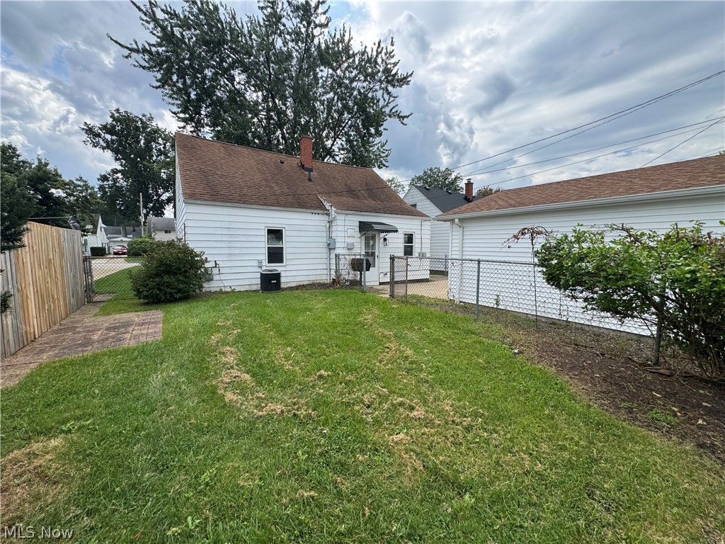 26381 Drakefield Avenue Euclid OH 44132