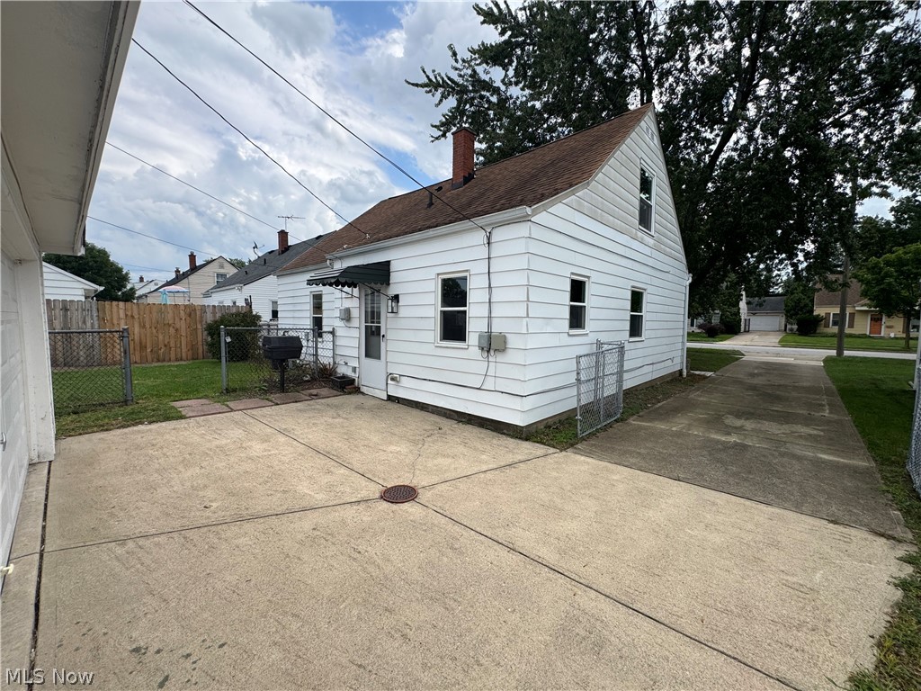 26381 Drakefield Avenue Euclid OH 44132