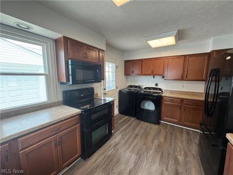 26381 Drakefield Avenue Euclid OH 44132