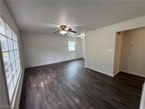 26381 Drakefield Avenue Euclid OH 44132