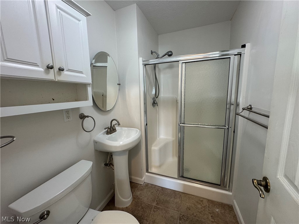26381 Drakefield Avenue Euclid OH 44132