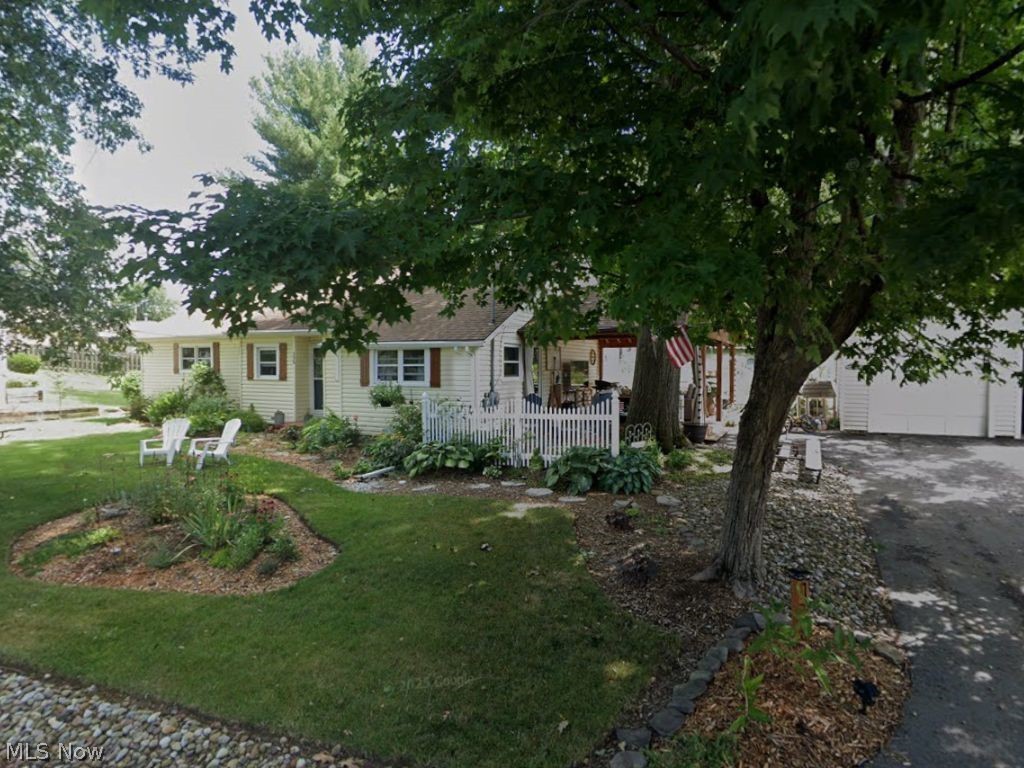 176 Rockridge Road Chippewa Lake OH 44215