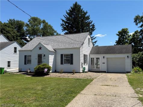 210 Woodrow Street NW North Canton OH 44720