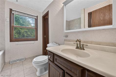180 Ridgewood Road Medina OH 44281