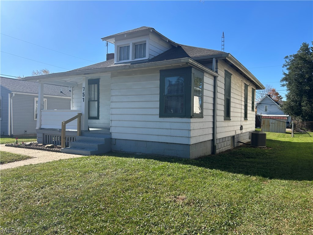 751 Larzelere Avenue Zanesville OH 43701
