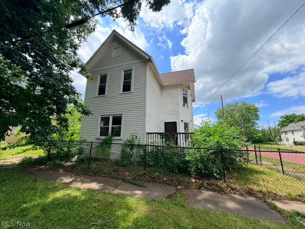 2982 E 67th Street Cleveland OH 44127