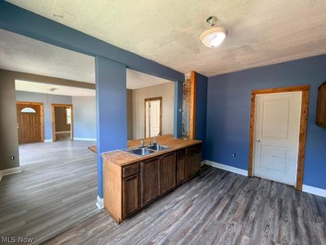 2982 E 67th Street Cleveland OH 44127