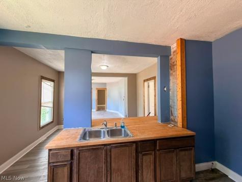 2982 E 67th Street Cleveland OH 44127