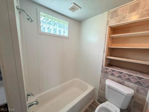 2982 E 67th Street Cleveland OH 44127