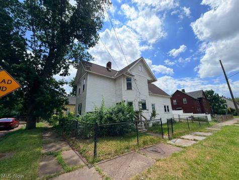 2982 E 67th Street Cleveland OH 44127