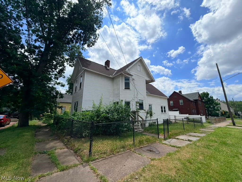 2982 E 67th Street Cleveland OH 44127