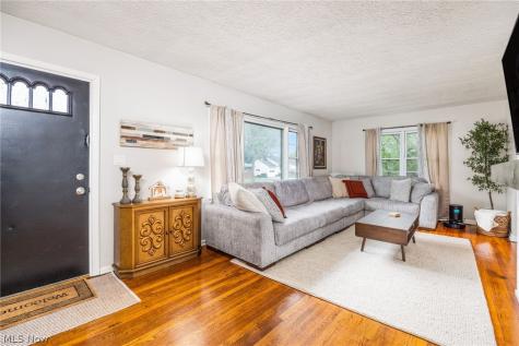1588 Highview Avenue Akron OH 44301