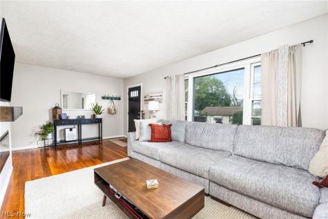 1588 Highview Avenue Akron OH 44301