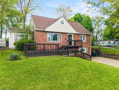 1588 Highview Avenue Akron OH 44301
