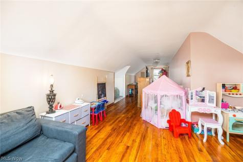 1588 Highview Avenue Akron OH 44301