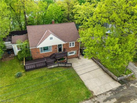 1588 Highview Avenue Akron OH 44301