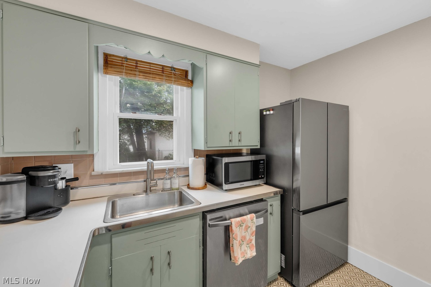 1469 Spring Garden Avenue Lakewood OH 44107
