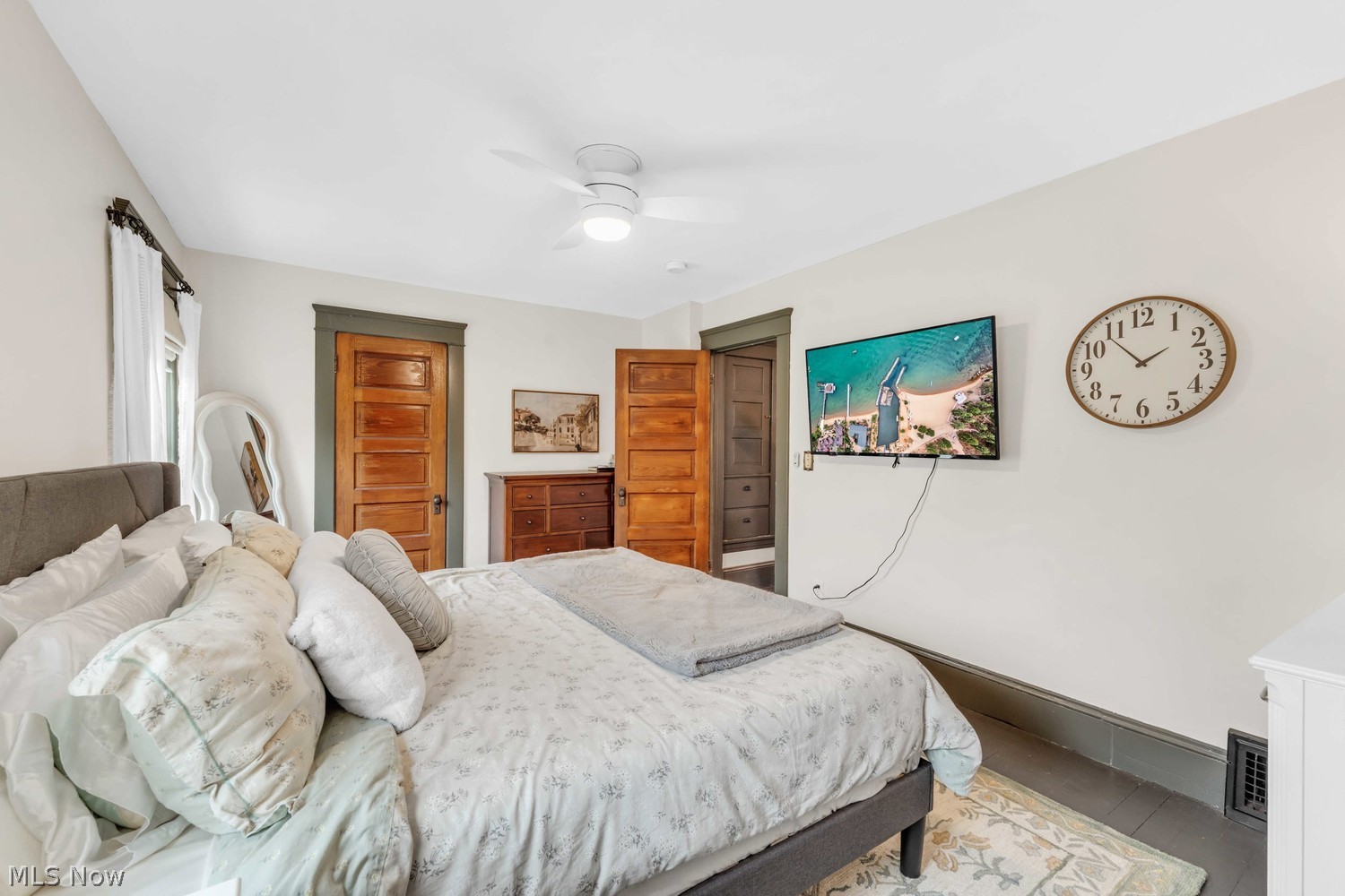 1469 Spring Garden Avenue Lakewood OH 44107