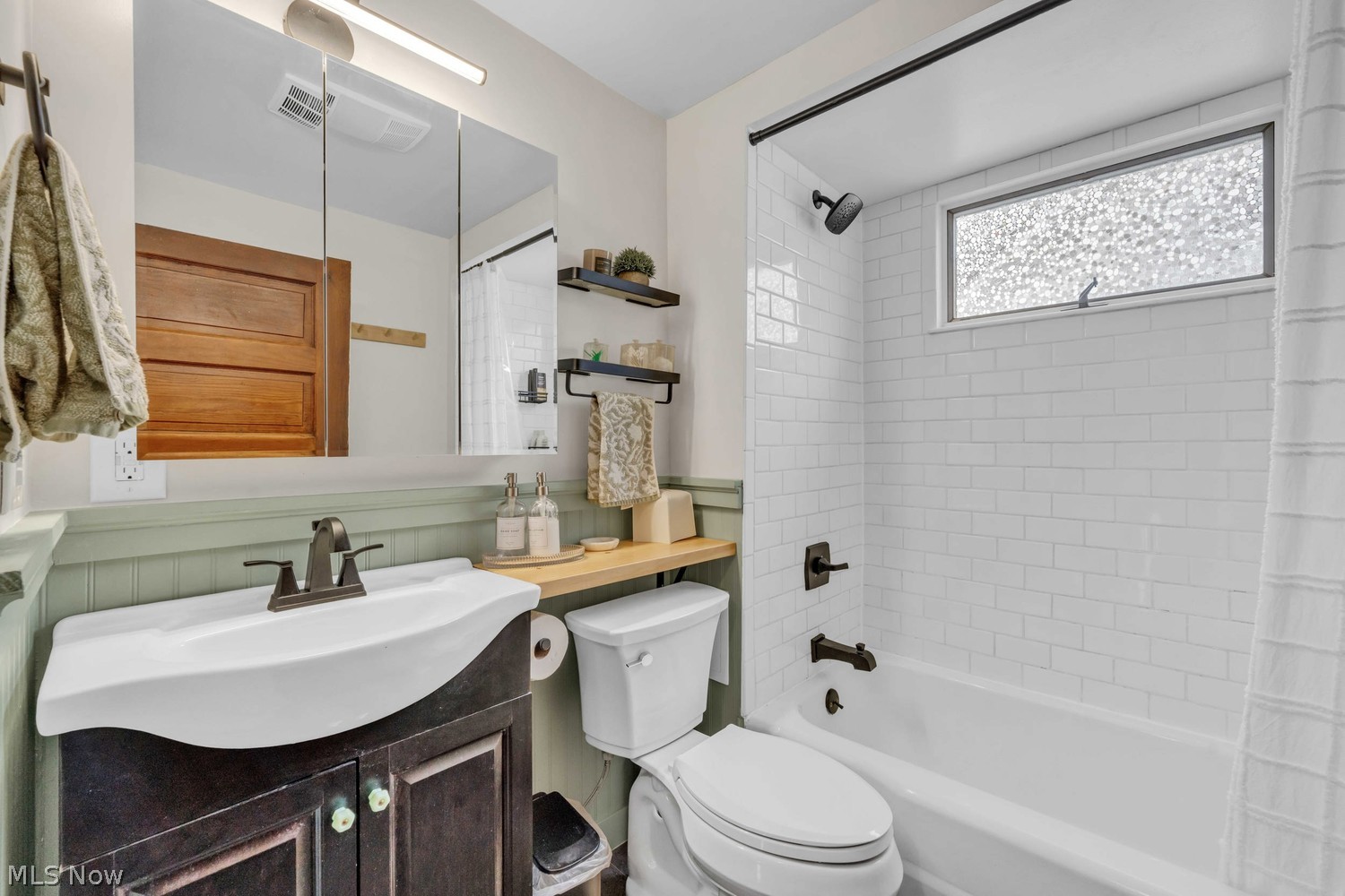 1469 Spring Garden Avenue Lakewood OH 44107