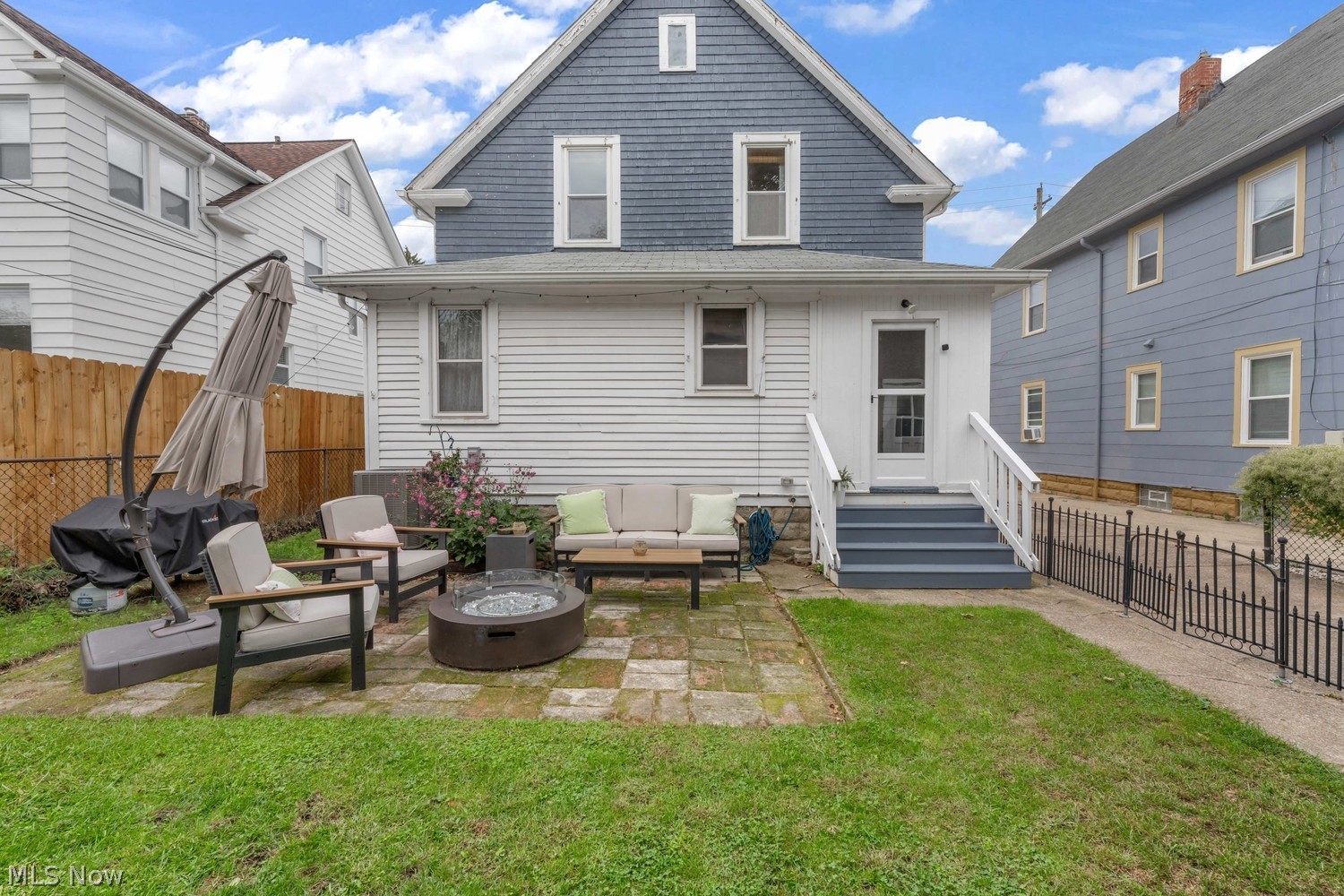 1469 Spring Garden Avenue Lakewood OH 44107