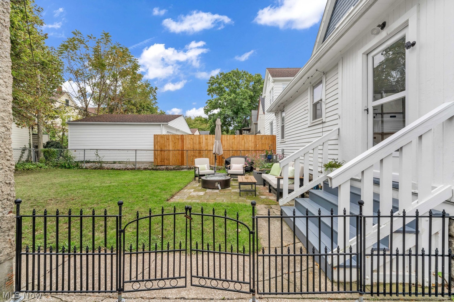 1469 Spring Garden Avenue Lakewood OH 44107