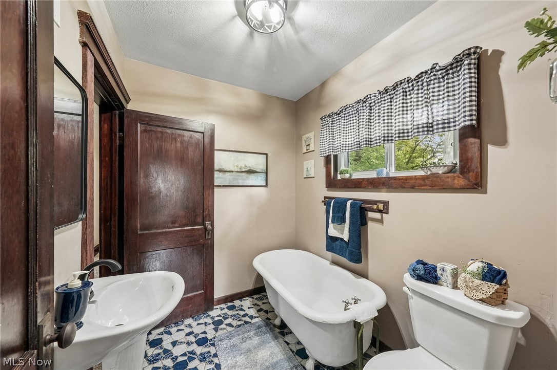 27 Water Street Geneva OH 44041