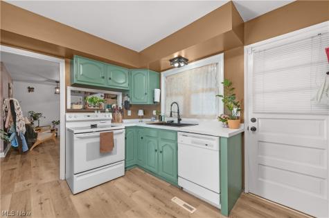 700 Harris Road Sheffield Lake OH 44054