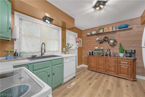 700 Harris Road Sheffield Lake OH 44054