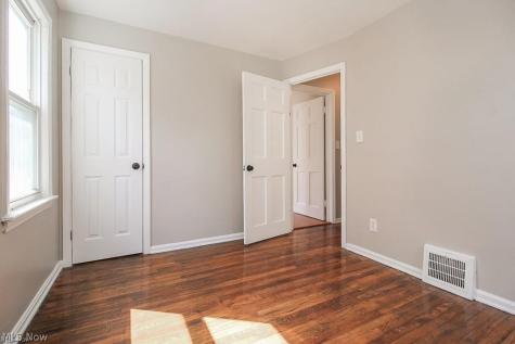 16713 Lotus Drive Cleveland OH 44128