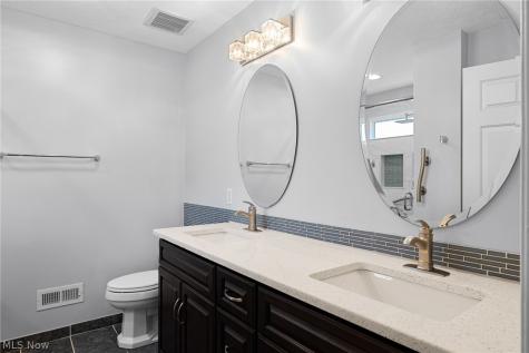 190 Cobblestone Court Berea OH 44017